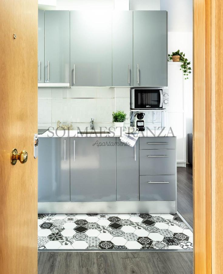 Atarazanas Apartment By Sol Maestranza Malaga Bagian luar foto