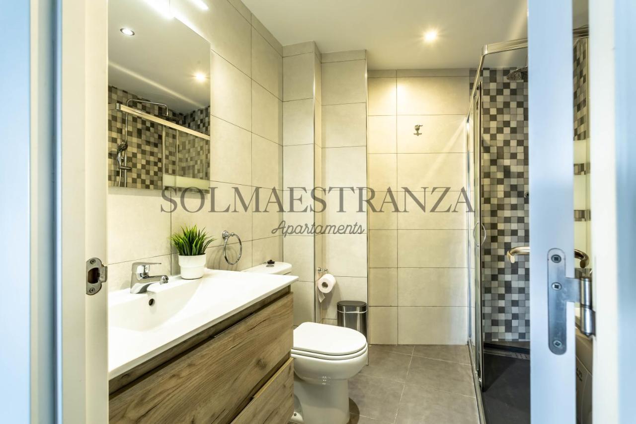 Atarazanas Apartment By Sol Maestranza Malaga Bagian luar foto